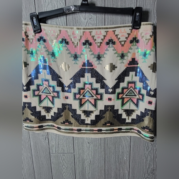 Express Multicolor Sequin Mini Skirt - Picture 1 of 4